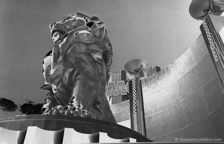 "Leo - Art Deco"