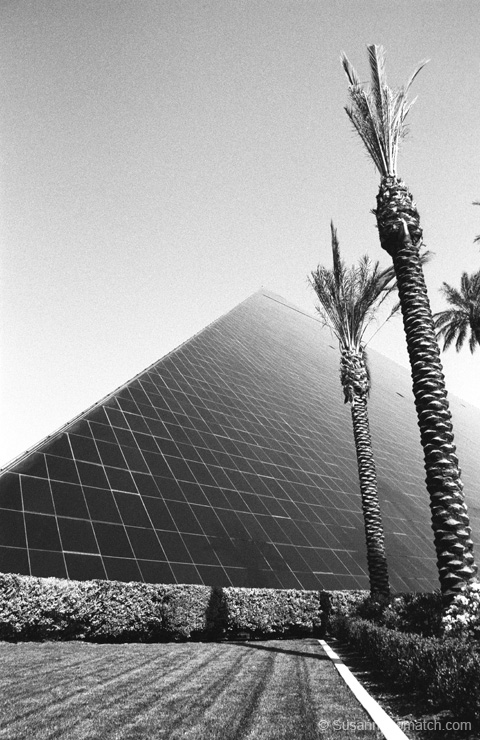 "Pyramid Mies"